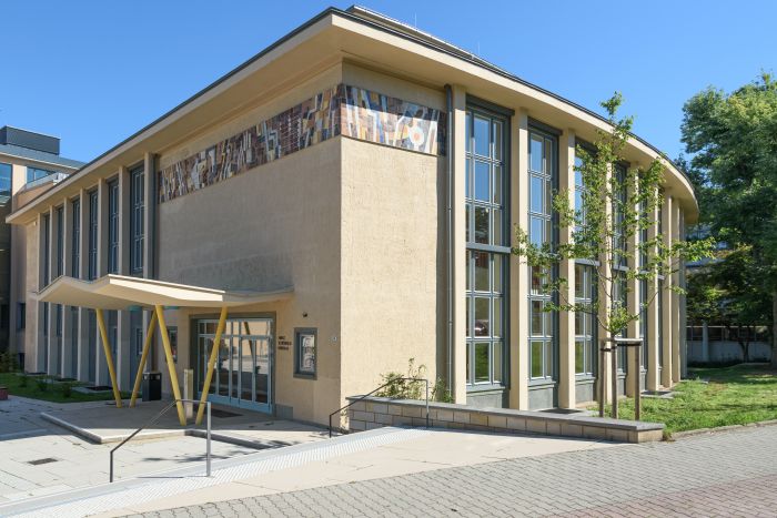 Referenz „TU Dresden Barkhausen-Bau – Heinz-Schönfeld-Hörsaal“ – Dreßler Ingenieure